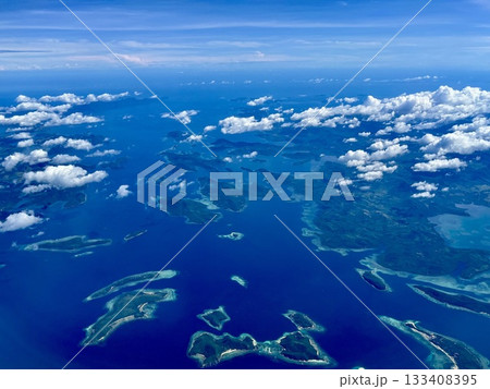 フィリピン「最後の秘境」と呼ばれるエルニド上空 133408395