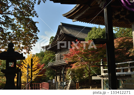 快晴の醍醐寺　上醍醐　開山堂から見る如意輪堂(京都市伏見区) 133412271