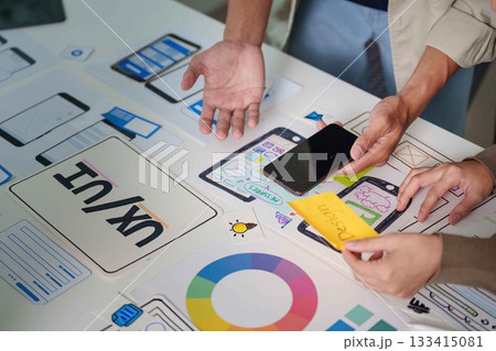 Interactive UX Design Session with Prototypes...の写真素材 [133415081] - PIXTA