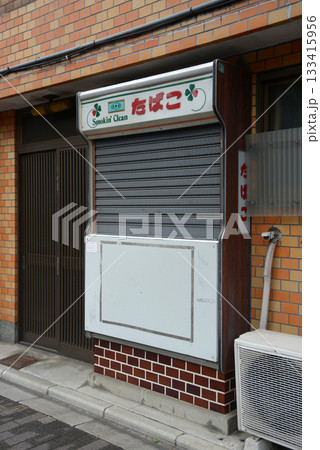 街角の風景　スケッチ写真 133415956