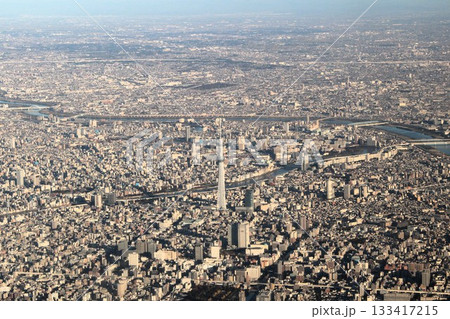 空から見た東京スカイツリー 墨田区 東京都 空から見た東京スカイツリー 墨田区 東京都 133417215