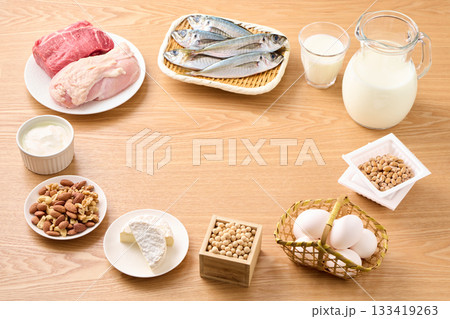 様々なタンパク質食材 133419263