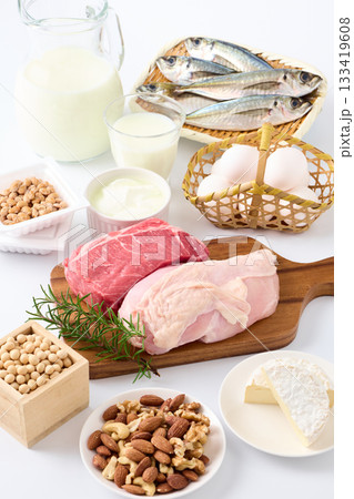 様々なタンパク質食材 133419608
