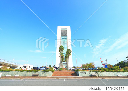 三重県四日市市、四日市港ポートビルの風景 133420351