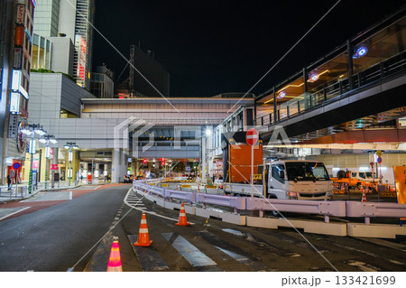 渋谷　工事　夜景　2022年7月 133421699
