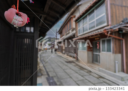 福井県小浜市の歴史的街並みである三丁町を撮影したもの 133423341