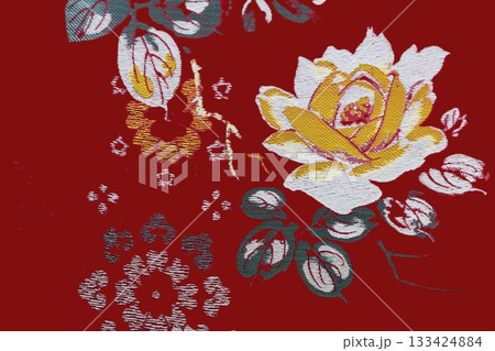 花柄のアンティーク帯地 133424884