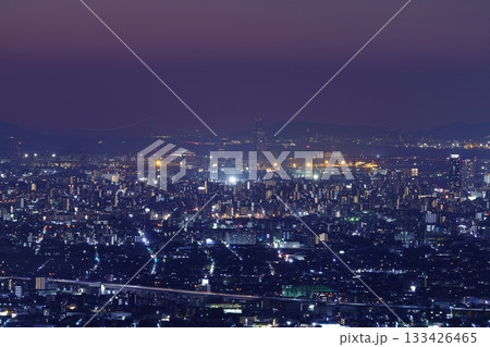 生駒山から見た、大阪平野夜景　明石海峡大橋遠望　 133426465
