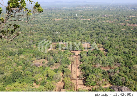 シギリヤロック頂上にある宮殿から見る景色【スリランカ】 シギリヤロック頂上にある宮殿から見る景色【スリランカ】 133426908