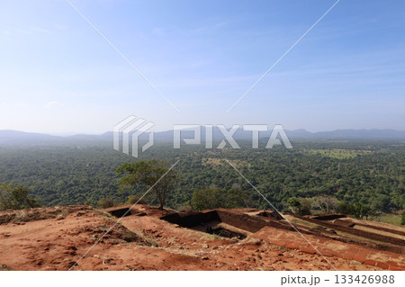 シギリヤロック頂上にある宮殿から見る景色【スリランカ】 シギリヤロック頂上にある宮殿から見る景色【スリランカ】 133426988