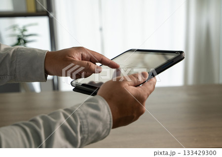 E Signature Digital Contract Sign Approve Digital signature concept online e signature agreement contract 133429300