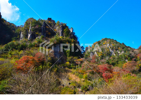 秋　深耶馬渓　一目八景　鳶巣山　夫婦岩 133433039