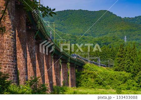 レンガ造りの鉄道橋（JR上越線、毛渡沢橋梁） 133433088