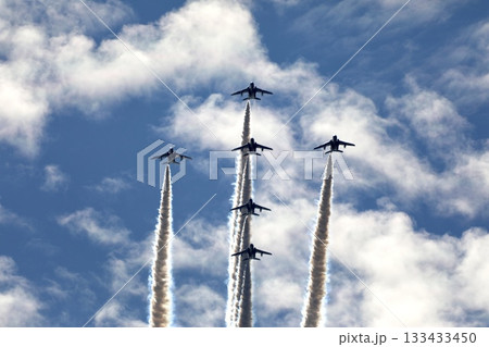 青空のブルーインパルス 133433450