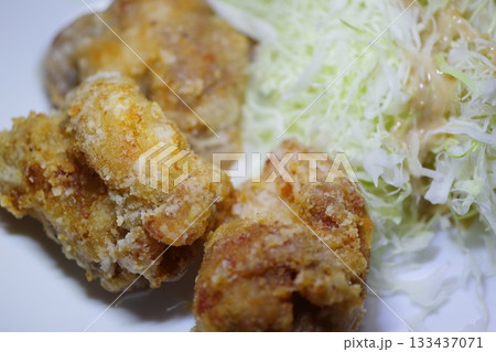 おいしい鶏の唐揚げ おいしい鶏の唐揚げ 133437071
