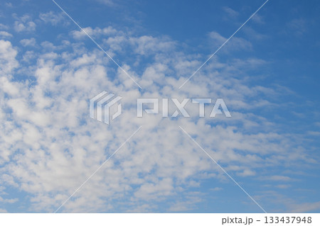 青い空と白い雲 青い空と白い雲 133437948