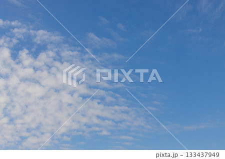 青い空と白い雲 青い空と白い雲 133437949