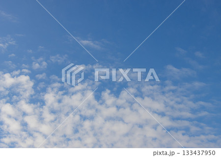 青い空と白い雲 青い空と白い雲 133437950