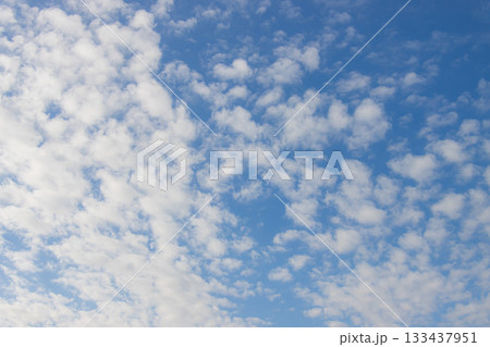 青い空と白い雲 青い空と白い雲 133437951