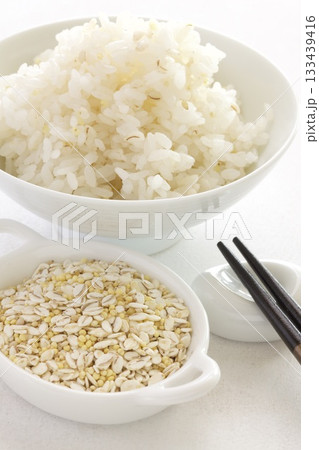 麦ごはん 133439416