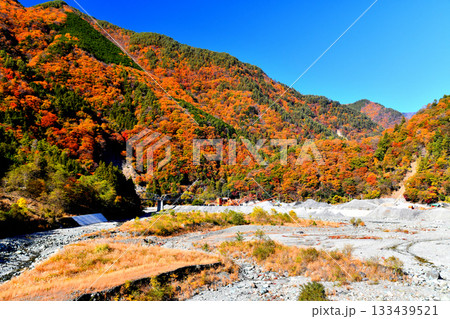 早栄橋／早川より上流(早川大橋)方向を望む(山梨県早川町)【2025.11】 133439521