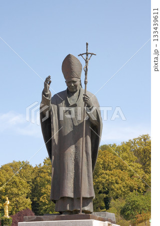 the statue of pope John Paul II 133439611