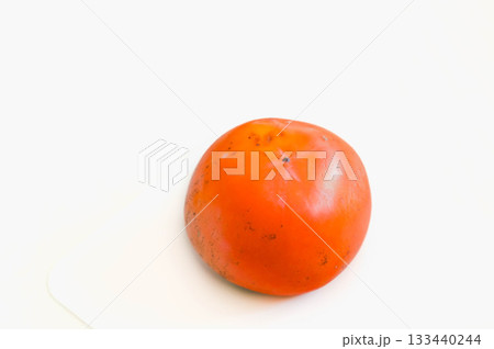 完熟した柿 133440244