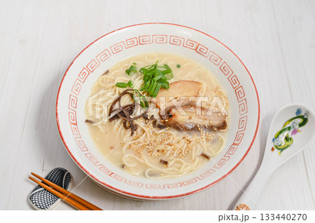博多豚骨ラーメン 博多豚骨ラーメン 133440270
