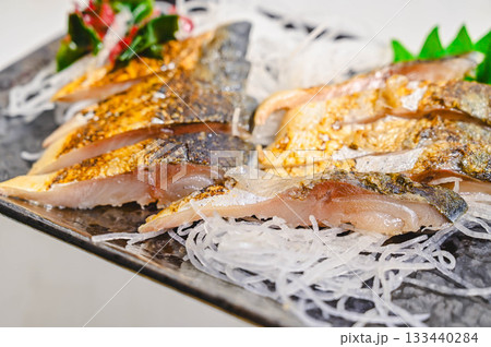 炙った鯖の刺身 炙った鯖の刺身 133440284