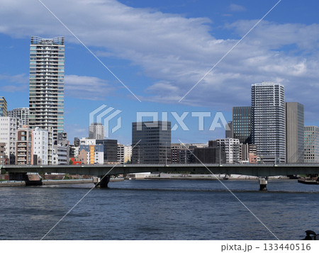 築地 隅田川から見る高層ビル群 撮影用背景 築地 隅田川から見る高層ビル群 撮影用背景 133440516
