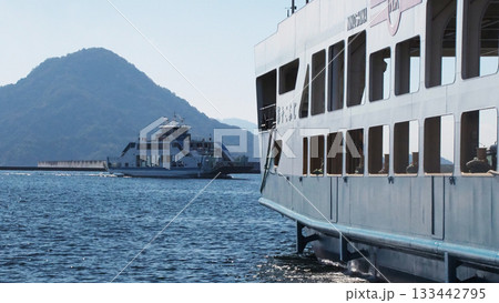 キッラキラ瀬戸内海、広島港フェリー旅 キッラキラ瀬戸内海、広島港フェリー旅 133442795