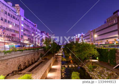 ソウルの美しい夜景風景 133444913