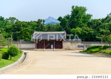韓国ソウルにある宗廟のとても美しい風景 133445131