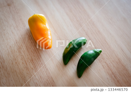 カラフルなスナックピーマン 133446570