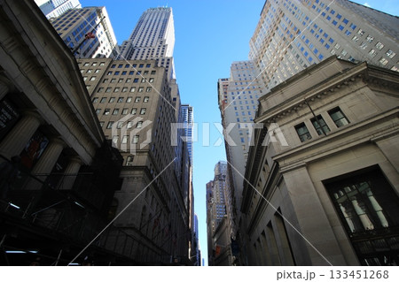 ニューヨーク冬の街並みとクリスマスイルミネーション観光風景、自由の女神、9.11メモリアル、地下鉄 ニューヨーク冬の街並みとクリスマスイルミネーション観光風景、自由の女神、9.11メモリアル、地下鉄 133451268