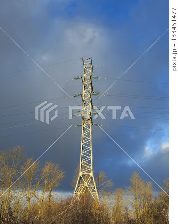 Electricity power line transmission tower, vertical view Electricity power line transmission tower, vertical view 133451477