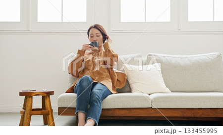 〇〇の合間 休息休憩イメージ 133455995