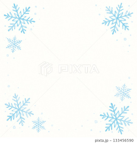 雪の結晶フレーム　淡いブルーの冬背景イラスト 133456590