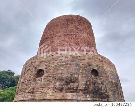 Dhamekh Stupa at Sarnath, Varanasi, India. stupa made by Indian ancient king Ashoka 133457254