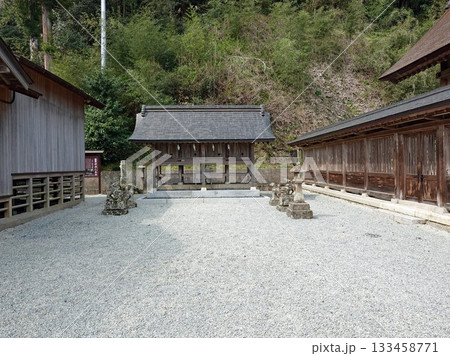 出雲二ノ宮の佐太大社本殿脇に建つ四神を奉る北末社 133458771