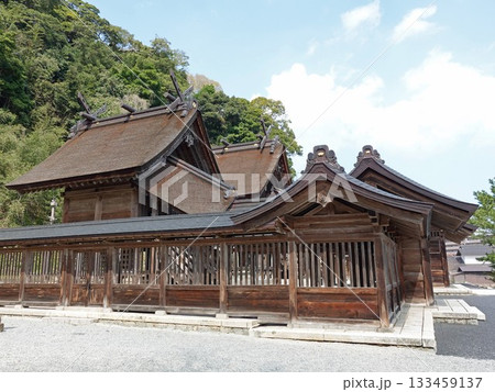 出雲の国の二の宮として重量文化財に登録されている佐陀大社本殿 133459137