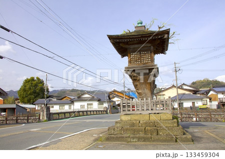 おりゅう灯籠/出石川/出石城跡のある城下町 おりゅう灯籠/出石川/出石城跡のある城下町 133459304