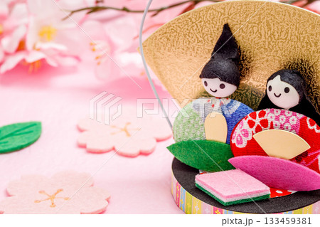 桃の節句｜雛人形のクローズアップ 133459381