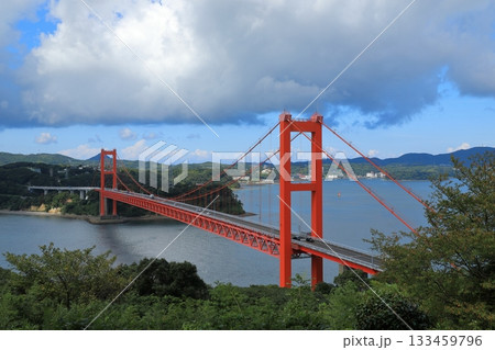 本土側から眺めた平戸大橋の佇まい 本土側から眺めた平戸大橋の佇まい 133459796