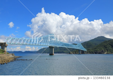青く美しい海に架かった生月大橋の絶景 133460138