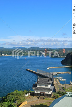 平戸城の天守閣から眺めた平戸瀬戸の風景 133460172