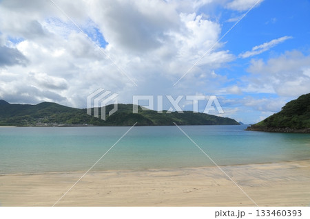 平戸の人津久海水浴場の美しい海の風景 133460393