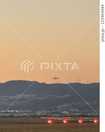 飛行機のある風景 飛行機のある風景 133464894