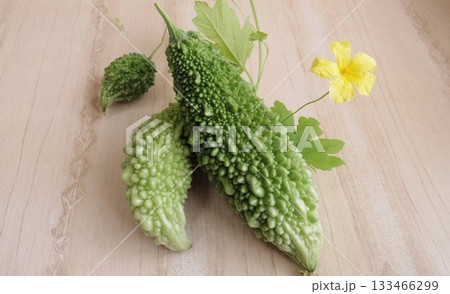 ベランダ菜園でできたゴーヤー ベランダ菜園でできたゴーヤー 133466299