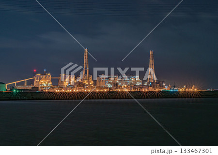 火力発電所夜景 火力発電所夜景 133467301